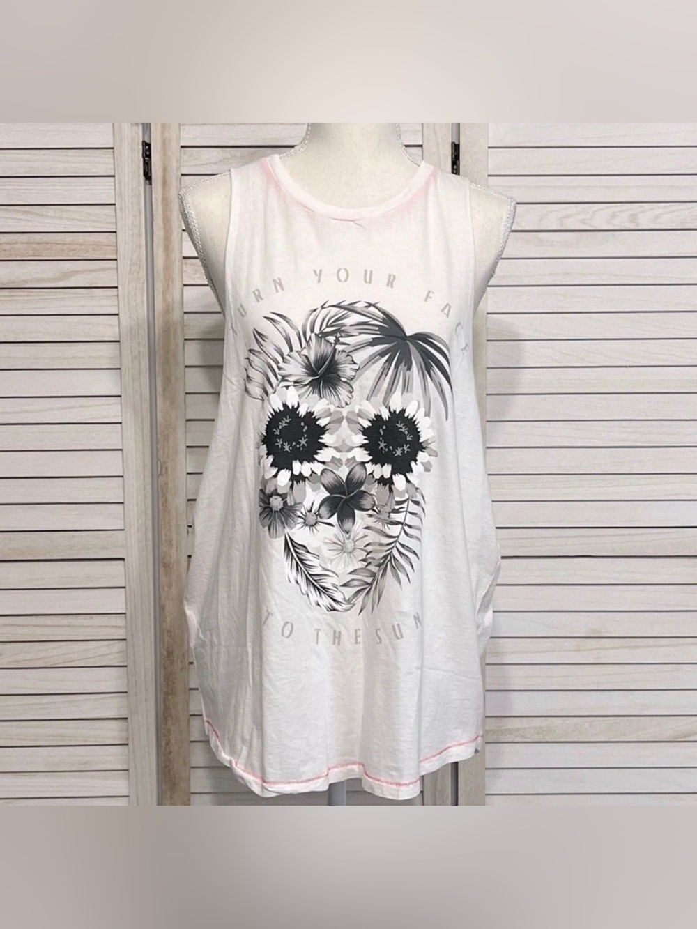 NWOT Surf Bazaar Floral Skull Tank Women’s Size S PRICE FIRM